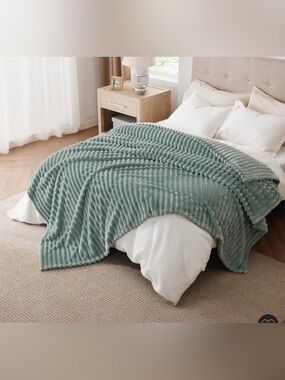 New Bedsure Twin XL GentleSoft Sage Blanket Plush Ribbed